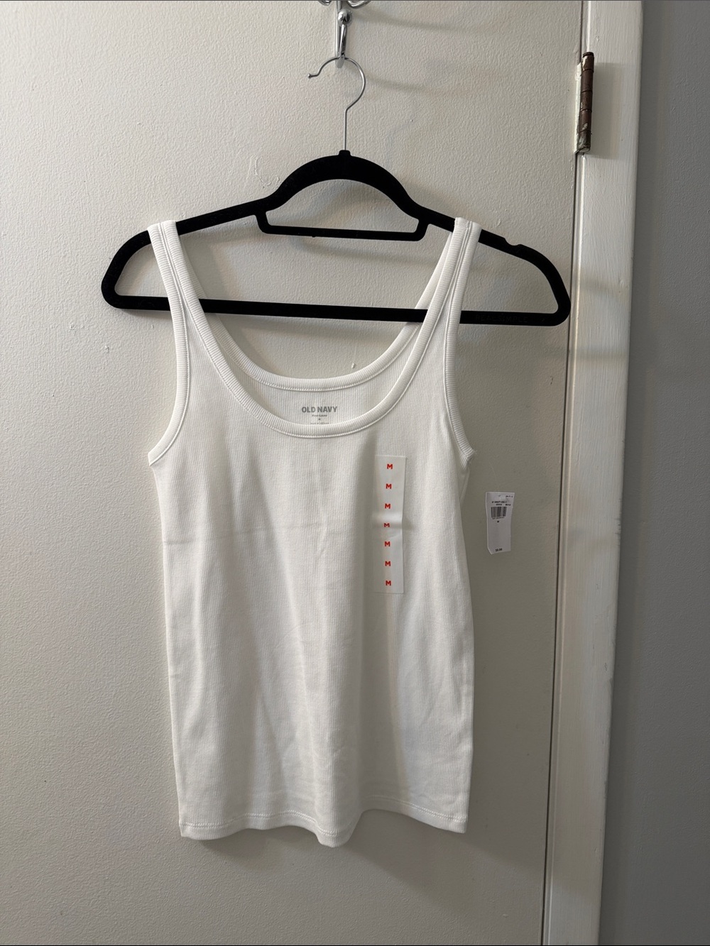Old Navy White Scoop Neck Tank Top
